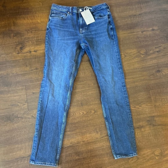 Everlane The Relaxed 4-Way Stretch Organic Jean | Uniform Size 30x32 - Picture 4 of 6